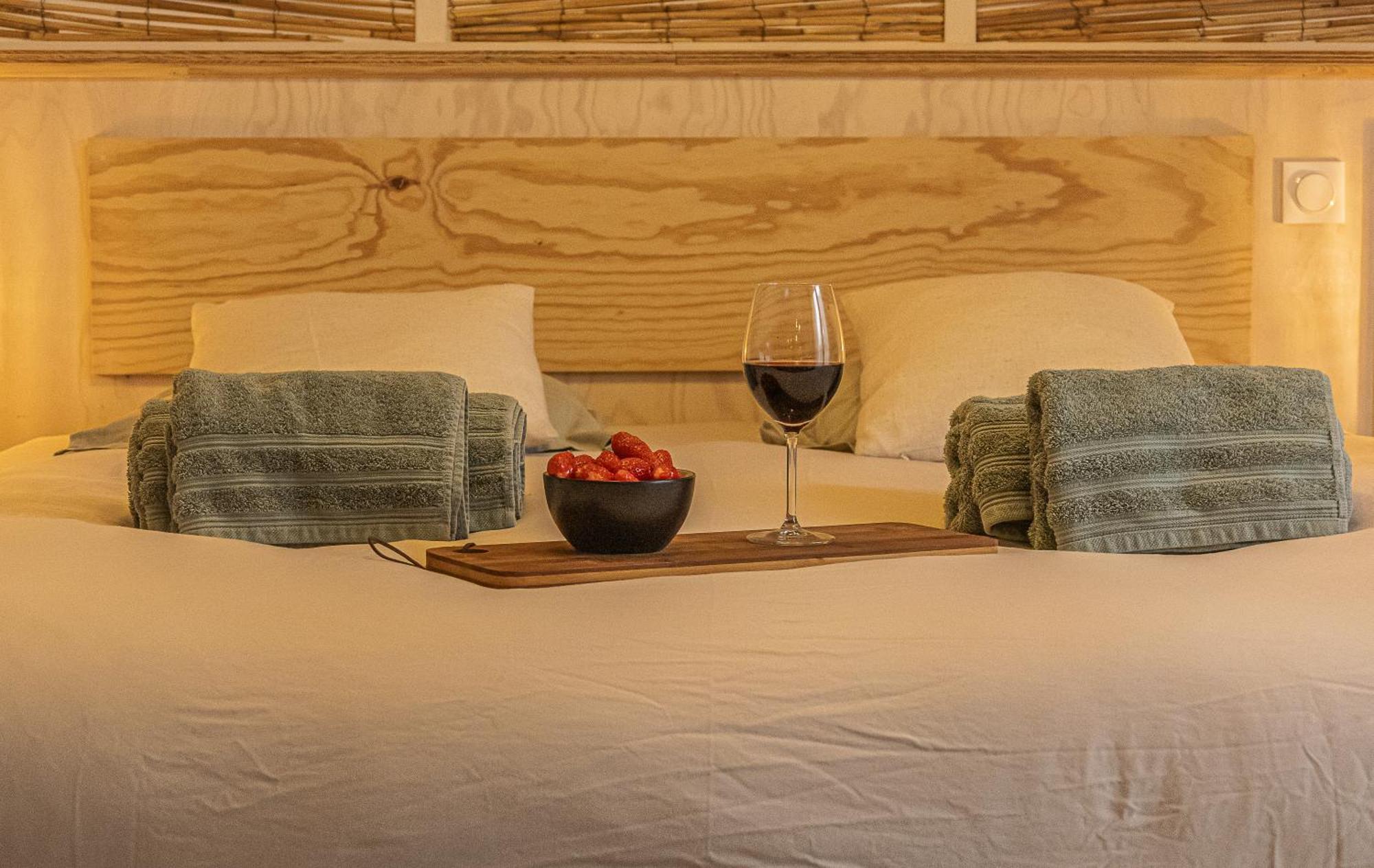 Love Room Suite Bali - Auray En Bretagne Brech Exterior photo